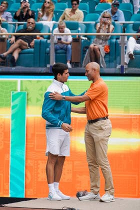 MIAMI GARDENS, FL - APRIL 3: Carlos Alcaraz during the trophy ceremony as the winner of the Men s Final of the Miami Open on APRIL 3, 2022 at Hard Rock Stadium in Miami Gardens, FL. (Photo by Aaron Gilbert Icon Sportswire) TENNIS: APR 03 Miami Open Icon22040319114