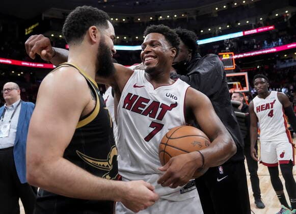 April 3, 2022, TORONTO, ON, CANADA: Miami Heat guard Kyle Lowry (7) hugs former teammate Toronto Raptors guard Fred VanVleet (23) after the Heat defeated the Raptors during second half NBA, Basketball Herren, USA basketball action in Toronto on Sunday, April 3, 2022. Canada News - April 3, 2022  - ZUMAc35_ 20220403_zaf_c35_192 Copyright: xNathanxDenettex