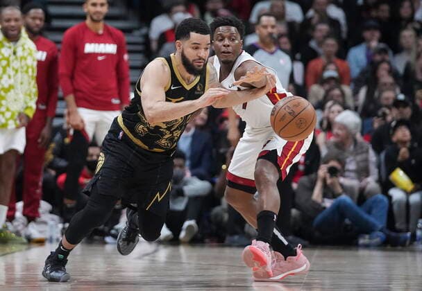 April 3, 2022, TORONTO, ON, CANADA: Toronto Raptors guard Fred VanVleet (23) drives past Miami Heat guard Kyle Lowry (7) during second half NBA, Basketball Herren, USA basketball action in Toronto on Sunday, April 3, 2022. Canada News - April 3, 2022  - ZUMAc35_ 20220403_zaf_c35_193 Copyright: xNathanxDenettex