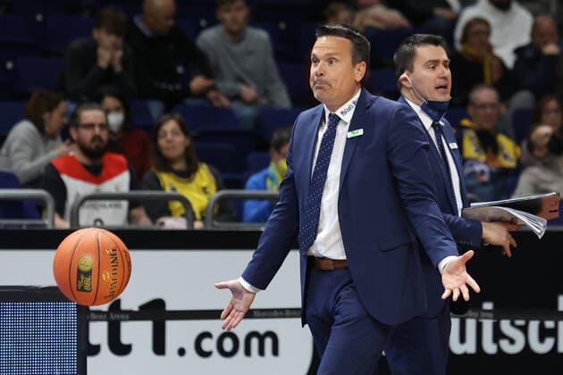 DEU, easyCredit BBL, ALBA vs. medi Bayreuth, 04.04.2022, Mercedes-Benz-Arena, Berlin, DEU, easyCredit BBL, ALBA vs. medi Bayreuth, im Bild Head Coach, Raoul Korner (Bayreuth) Foto: Juergen Engler nordphoto GmbH