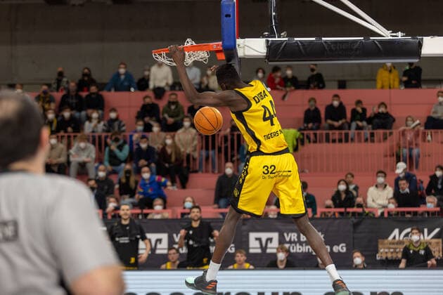Bakary Dibba (Tigers Tuebingen, 44) Tigers Tuebingen vs. PS Karlsruhe Lions, 2. Basketball Bundesliga, Pro A, Barmer 2 Basketball, 30. Spieltag , Spielzeit 2021 2022, 04.04.2022 Tigers Tuebingen vs. PS Karlsruhe Lions, 2. Basketball Bundesliga, Pro A, Barmer 2 Basketball, 30. Spieltag , Spielzeit 2021 2022, 04.04.2022 Tuebingen Copyright: xNinaxSanderx xEibnerxPressefotox EP_NSR