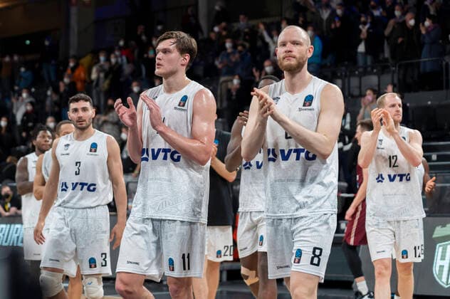Enttaeuschte Hamburg Towers Hamburg Towers vs. Lietkabelis Panevezys, Basketball, Eurocup, Gruppenphase, Spieltag 13, Saison 2021 2022, 04.04.2022 Marcel von Fehrn Hamburg Towers vs. Lietkabelis Panevezys, Basketball, Eurocup, Gruppenphase, Spieltag 13, Saison 2021 2022, 04.04.2022 Hamburg Copyright: xEibnerxPressefoto MarcelxvonxFehrnx EP_MFN