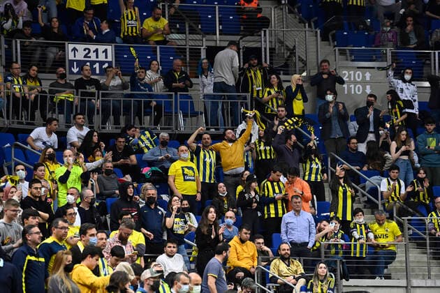 Fans of Fenerbahce Beko Istanbul during the Turkish Airlines EuroLeague Regular Season Round 26 match between Fenerbahce Beko Istanbul and Bayerm Munich at Ulker Sports Arena in Istanbul, Turkey, on April 4, 2022. ( Photo : Seskimphoto ) 
