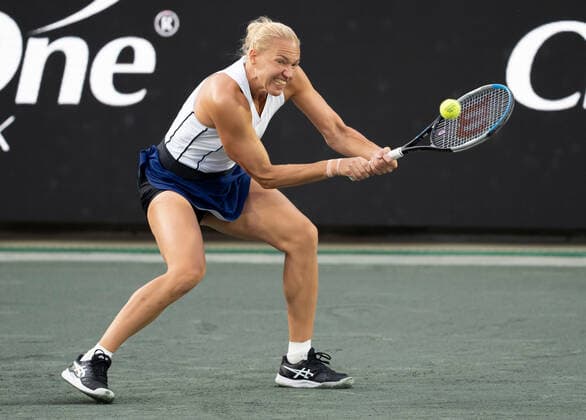 April 4,2022: Kaia Kanepi (EST) defeated Shelby Rogers (USA) 7-6, 5-7, 6-2, at the CreditOne Charleston Open being played at Family Circle Tennis Center in Charleston, South Carolina. Tennisclix CSM Charleston USA - ZUMAc04_ 20220404_zaf_c04_017 Copyright: xLesliexBillmanx