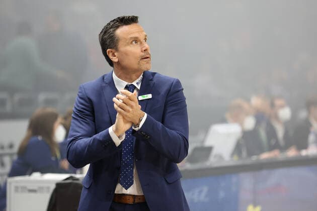 DEU, easyCredit BBL, ALBA vs. medi Bayreuth, 04.04.2022, Mercedes-Benz-Arena, Berlin, DEU, easyCredit BBL, ALBA vs. medi Bayreuth, im Bild Head Coach, Raoul Korner (Bayreuth) Foto: Juergen Engler nordphoto GmbH