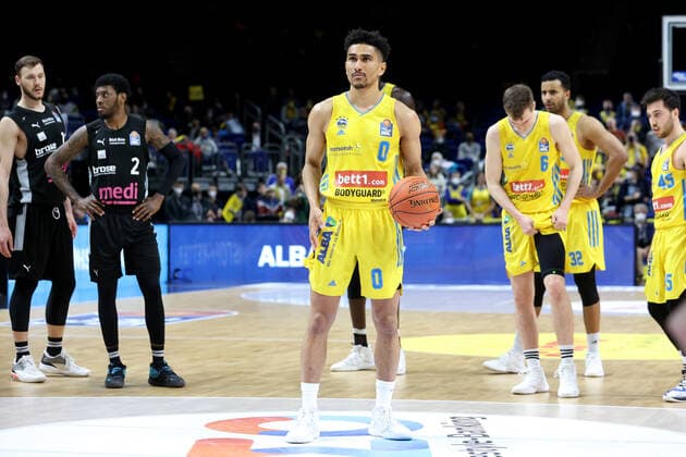 DEU, easyCredit BBL, ALBA vs. medi Bayreuth, 04.04.2022, Mercedes-Benz-Arena, Berlin, DEU, easyCredit BBL, ALBA vs. medi Bayreuth, im Bild Freiwurf von Maodo Lo (ALBA Berlin 0) Foto: Juergen Engler nordphoto GmbH