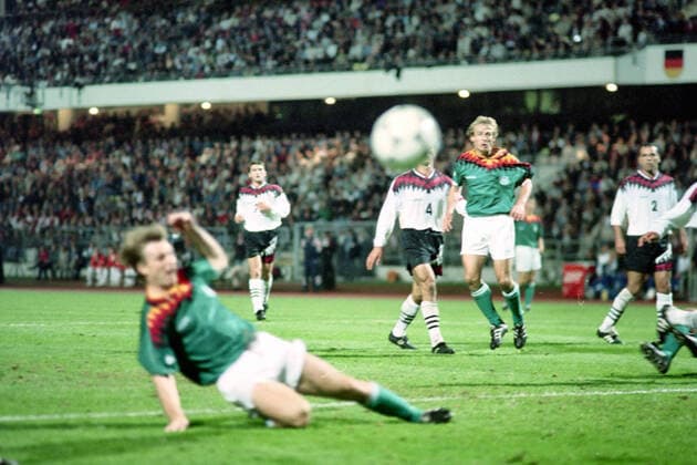 06.09.95 Deutschland - Georgien Deutschland, Nürnberg, 06.09.1995, Fussball, UEFA, EM Qualifikation, DFB Deutschland - Georgien (4:1): Thomas Helmer (Deutschland). *** 06 09 95 Germany Georgia Germany, Nuremberg, 06 09 1995, football, UEFA, European Championship qualification, DFB Germany Georgia 4 1 Thomas Helmer Germany