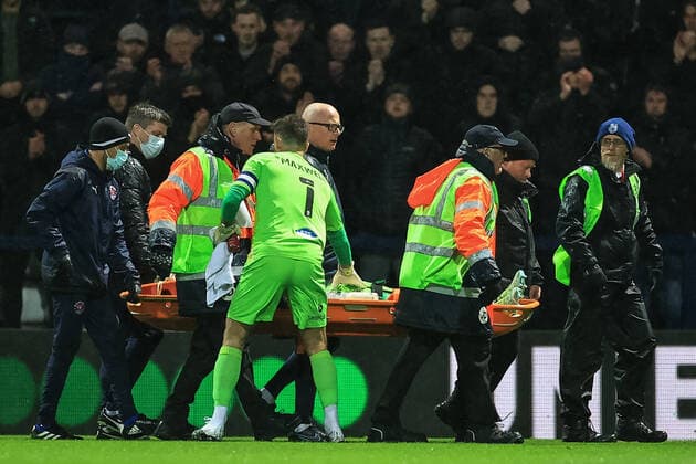 Sky Bet Championship Preston North End v Blackpool Chris Maxwell 1 of Blackpool checks in on team mate Daniel Grimshaw 32 of Blackpool as he™s stretchered off Preston Deepdale Lancashire United Kingdom Copyright: xMarkxCosgrove NewsxImagesx