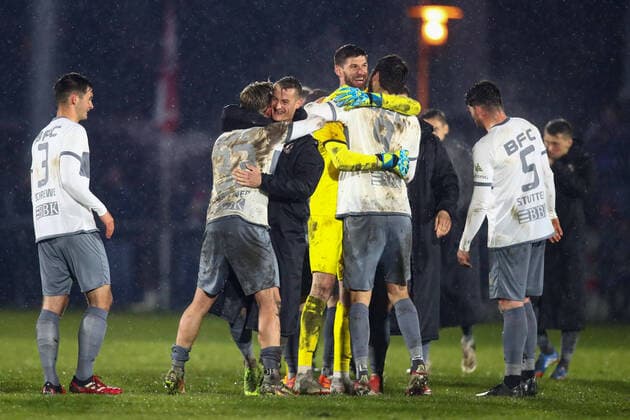 Sport Themen der Woche KW14 Sport Bilder des Tages 05.04.2022, xtgx, Fussball Regionalliga Nordost, FSV Optik Rathenow - BFC Dynamo Berlin, v.l. BFC Jubel ueber den Sieg, Jubel nach Spielende (DFL DFB REGULATIONS PROHIBIT ANY USE OF PHOTOGRAPHS as IMAGE SEQUENCES and or QUASI-VIDEO) Rathenow *** 05 04 2022, xtgx, football Regionalliga Nordost, FSV Optik Rathenow BFC Dynamo Berlin, v l BFC cheering about the victory, cheering after the end of the game DFL DFB REGULATES PROHIBIT ANY USE OF PHOTOGRAPHS as IMAGE SEQUENCES and or QUASI VIDEO Rathenow