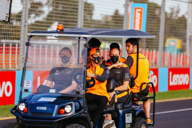 April 6, 2022, Melbourne, Victoria, Australia: MELBOURNE, AUSTRALIA - APRIL 6: Daniel Ricciardo of McLaren F1 Team drives a small vehicle around the circuit at the 2022 Australian Formula 1 Grand Prix on 6th April 2022 Melbourne Australia - ZUMAp121 20220406_zsp_p121_030 Copyright: xChrisxPutnamx
