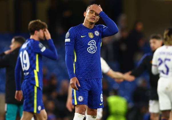 Sport Themen der Woche KW14 Sport Bilder des Tages London, England, 6th April 2022. Thiago Silva of Chelsea dejected during the UEFA Champions League match at Stamford Bridge, London. Picture credit should read: David Klein Sportimage EDITORIAL USE ONLY. No use with unauthorised audio, video, data, fixture lists, club league logos or live services. Online in-match use limited to 120 images, no video emulation. No use in betting, games or single club league player publications. SPI-1624-0073