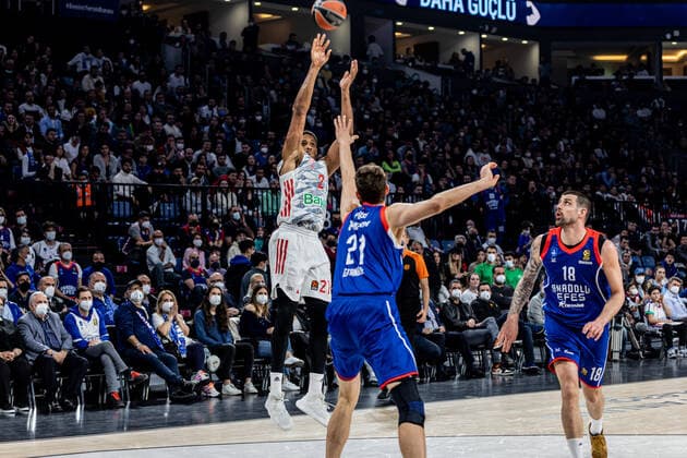 April 6, 2022, Istanbul, Turkey: Augustine Rubit (L) of FC Bayern Munich and Tibor Pleiss (R2) of Anadolu Efes Istanbul seen in action during Round 19 of the 2021 2022 Turkish Airlines Euroleague Regular Season between Anadolu Efes and Bayern Munich at Sinan Erdem Dome. Final score; Anadolu Efes 81:76 Bayern Munich. Istanbul Turkey - ZUMAs197 20220406_zaa_s197_380 Copyright: xNicholasxMullerx