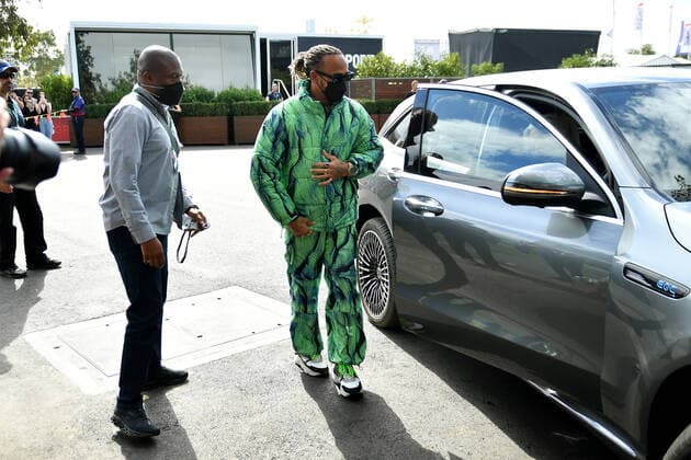 AUSTRALIAN F1 GRAND PRIX, Lewis Hamilton of Mercedes arrives at the Formula 1 Australian Grand Prix 2022 at the Albert Park Grand Prix Circuit in Melbourne, Thursday, April 7, 2022. ( NO ARCHIVING, EDITORIAL USE ONLY, NO USE IN BOOKS WITHOUT CONSENT MELBOURNE VIC AUSTRALIA  Copyright: xJOELxCARRETTx 20220407001644487328