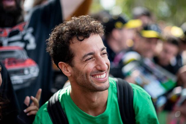 Daniel Ricciardo (AUS, McLaren F1 Team 3) macht Selfies mit den Fans am Melbourne Walk, AUS, Formel 1 Grand Prix von Australien, Albert Park Circuit Melbourne, Pre-Events, 07.04.2022 AUS, Formel 1 Grand Prix von Australien, Albert Park Circuit Melbourne, Pre-Events, 07.04.2022 Copyright: xEibner Memmlerx EP_MMR