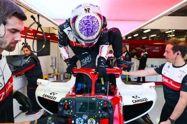 ZHOU Guanyu (chi), Alfa Romeo F1 Team ORLEN C42, portrait during the Formula 1 Heineken Australian Grand Prix 2022, 3rd round of the 2022 FIA Formula One World Championship, WM, Weltmeisterschaft on the Albert Park Circuit, from April 8 to 10, 2022 in Melbourne, Australia - F1 - AUSTRALIAN GRAND PRIX 2022 DPPI Panoramic  00122008_AV6_9475