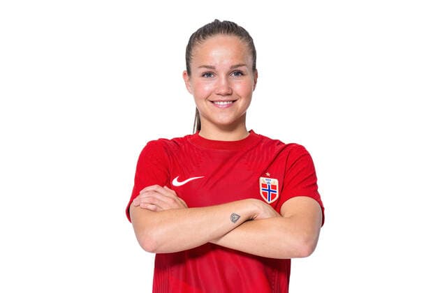 Fußball, Frauen, EM Kader 2022, Nationalteam Norwegen 220407 Guro Reiten of the Norwegian women?s national football team poses for a portrait on April 4, 2022 in Oslo. Photo: Vegard Grott BILDBYRAN kod VG VG0262 bbeng fotball fotboll football norge norway a kvinner portrett porträtt portraits dam Copyright: VEGARDxGRoTT BB220407VG270
