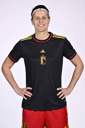 TUBIZE, BELGIUM - APRIL 05 : De Neve Laura defender of Belgium pictured during a photoshoot of the National Belgian Football Team Women The Red Flames on April 5, 2022 in Tubize, Belgium, 05 04 2022 ( photoshoot Red Flames PhotoNews Panoramic 