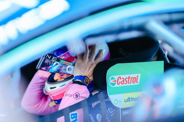Sport Bilder des Tages April 7, 2022, Melbourne, Victoria, Australia: MELBOURNE, AUSTRALIA - APRIL 7: Fernando Alonso of Spain drives Thomas Randle s Tickford Racing Mustang V8 Supercar at the 2022 Australian Formula 1 Grand Prix on 7th April 2022 Melbourne Australia - ZUMAp121 20220407_zsp_p121_025 Copyright: xChrisxPutnamx