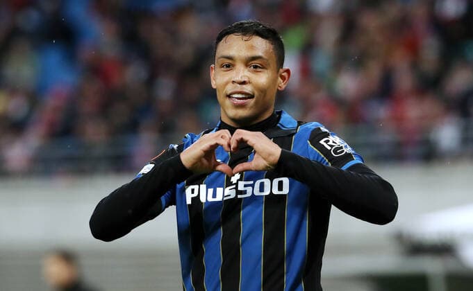 Luis Muriel 0:1 jubelnd Freude Emotion Jubel nach 0:1 Fußball Fussball UEFA Euroleague Europa League UEL Viertelfinale Herren Saison 2021 2022 07.04.2022 Rasen Ballsport RB Leipzig RBL vs. Atalanta Bergamo DFL regulations prohibit any use of photographs as image sequences and or quasi-video.