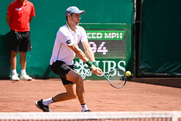 HOUSTON, TX - APRIL 07: Matthew Ebden (AUS) hits a return during the US Clay Court Championships quarterfinal doubles match at River Oaks Country Club on April 7, 2022 in Houston, TX. (Photo by Ken Murray Icon Sportswire) TENNIS: APR 07 U.S. Men™s Clay Court Championship Icon220407008