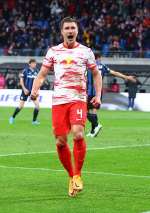 RB Leipzig - Bergamo 07.04.2022 Leipzig, 07.04.2022, Red Bull Arena, Fussball, UEFA Europa League, Viertelfinale , RB Leipzig (GER) vs. Atalanta Bergamo (ITA) , Tor für Leipzig zum 1:1 Ausgleich. Im Bild: Torschütze Willi Orban (4, RB Leipzig), Torjubel. , UEFA regulations prohibit any use of photographs as image sequences and or quasi-video ,