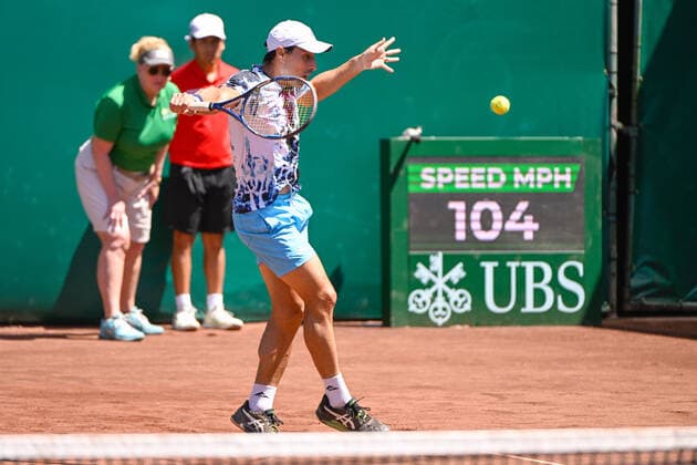 HOUSTON, TX - APRIL 07: Fernando Romboli (BRA) hits a return during the US Clay Court Championships quarterfinal doubles match at River Oaks Country Club on April 7, 2022 in Houston, TX. (Photo by Ken Murray Icon Sportswire) TENNIS: APR 07 U.S. Men™s Clay Court Championship Icon220407012