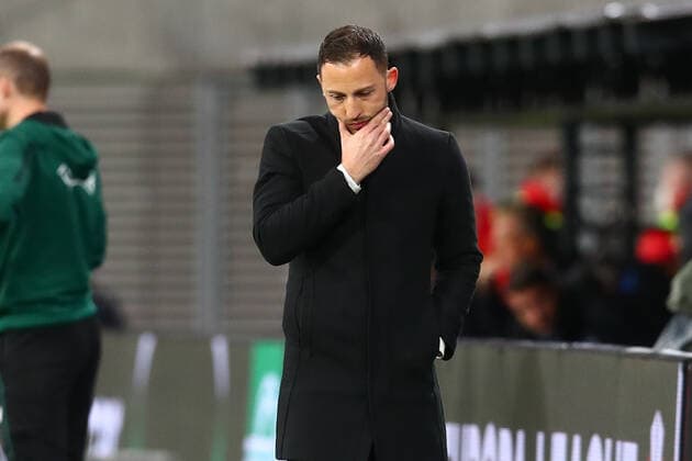 07.04.2022, xtgx, Fussball UEFA European League, RB Leipzig - Atalanta Bergamo emspor, v.l. Domenico Tedesco (Leipzig, Trainer) nachdenklich enttaeuscht, schaut enttaeuscht, niedergeschlagen, disappointed (DFL DFB REGULATIONS PROHIBIT ANY USE OF PHOTOGRAPHS as IMAGE SEQUENCES and or QUASI-VIDEO) Leipzig
