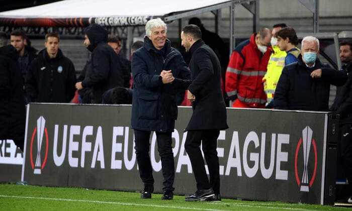 Trainer Gian Piero Gasperine, Trainer Domenico Tedesco nach Spielende Fußball Fussball UEFA Euroleague Europa League UEL Viertelfinale Herren Saison 2021 2022 07.04.2022 Rasen Ballsport RB Leipzig RBL vs. Atalanta Bergamo DFL regulations prohibit any use of photographs as image sequences and or quasi-video.