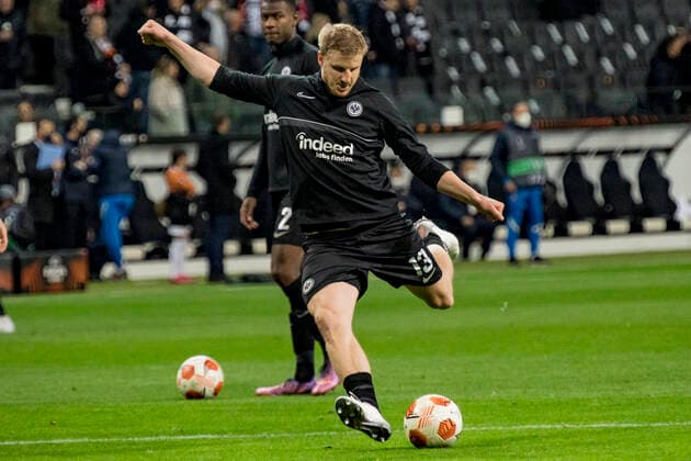 UEFA Europa League, Eintracht Frankfurt vs. FC Barcelona, Barca Deutsche Bank Park, Frankfurt, 07.04.2022 Martin Hinteregger (Eintracht Frankfurt 13), Eintracht Frankfurt vs. FC Barcelona, Frankfurt, Deutsche Bank Park, 7.4.2022 Copyright: xBEAUTIFULxSPORTS Gawlikx