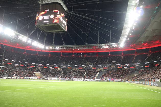 Ausverkauftes Stadion gegen Barcelona - Frankfurt 07.04.2022: Eintracht Frankfurt vs. FC Barcelona, Barca UEFA Europa League, Viertelfinale, Hinspiel