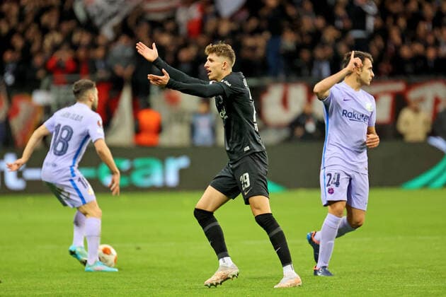 Frankfurt, Deutschland 07. April 2022: Europa League - 2021 2022 - Eintracht Frankfurt vs. FC Barcelona, Barca Jesper Lindstroem (Frankfurt) beschwert sich lautstark ueber eine Schiedsrichterentscheidung. Deutsche Bank Park Hessen Copyright: xFotostandx xRacochax