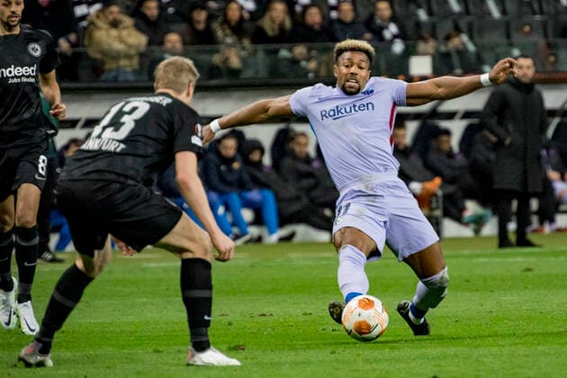 UEFA Europa League, Eintracht Frankfurt vs. FC Barcelona, Barca Deutsche Bank Park, Frankfurt, 07.04.2022 Adama Traore (FC Barcelona 11) & Martin Hinteregger (Eintracht Frankfurt 13), Eintracht Frankfurt vs. FC Barcelona, Frankfurt, Deutsche Bank Park, 7.4.2022 Copyright: xBEAUTIFULxSPORTS Gawlikx