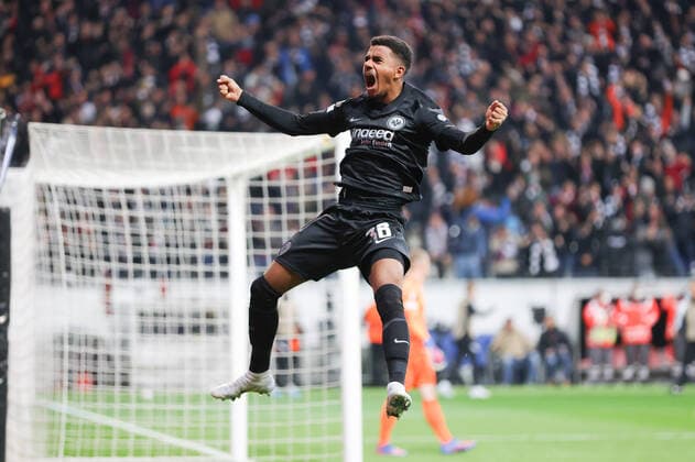 Eintracht Frankfurt - FC Barcelona, Barca UEFA Europa League Tor für Frankfurt zum 1:0 durch Ansgar Knauff (Eintracht Frankfurt, 36). Viertelfinal-Hinspiel der UEFA Europa League zwischen Eintracht Frankfurt und dem FC Barcelona am 7. April 2022 im Deutsche Bank Park in Frankfurt am Main., Frankfurt am Main Hessen Deutschland Deutsche Bank Park