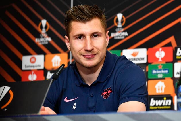 Fußball UEFA Europa League, Viertelfinale, Hinspiel Saison 2021 2022, RB Leipzig vs. Atalanta Bergamo (07.04.2022) 1:1 (0:1) Willi Orban (Innenverteidiger RB Leipzig, Rueckennummer 4, 4) auf der Pressekonferenz nach dem Spiel RB Leipzig gegen Bergamo (07.04.2022) Leipzig Sachsen Deutschland Red Bull Arena