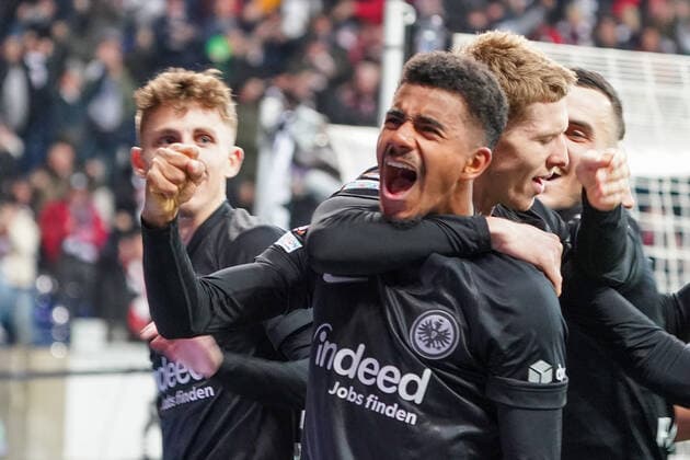 celebrate the goal, Torjubel zum 1:0 durch Ansgar Knauff (Eintracht Frankfurt) - Frankfurt 07.04.2022: Eintracht Frankfurt vs. FC Barcelona, Barca UEFA Europa League, Viertelfinale, Hinspiel
