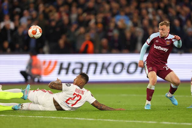 7th April 2022, London Stadium, London, England; Europa League football West Ham versus Lyon; Jarrod Bowen of West Ham United shoots and scores for 1-0 in the 52nd minute  ActionPlus12376235 ShaunxBrooks