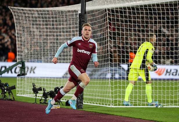 Mandatory Credit: Photo by Andrew Fosker Shutterstock (12885085cr) Jarrod Bowen of West Ham United scores and celebrates 1-0 West Ham United v Olympique Lyonnais, UEFA Europa League, Quarter Final, First Leg, Football, The London Stadium, London, UK - 07 Apr 2022 EDITORIAL USE ONLY No use with unauthorised audio, video, data, fixture lists, club league logos or live services. Online in-match use limited to 120 images, no video emulation. No use in betting, games or single club league player publications. West Ham United v Olympique Lyonnais, UEFA Europa League, Quarter Final, First Leg, Football, The London Stadium, London, UK - 07 Apr 2022 EDITORIAL USE ONLY No use with unauthorised audio, video, data, fixture lists, club league logos or live services. Online in-match use limited to 120 images, no video emulation. No use in betting, games or single club league player publications.  Copyright: xAndrewxFosker Shutterstockx 12885085cr