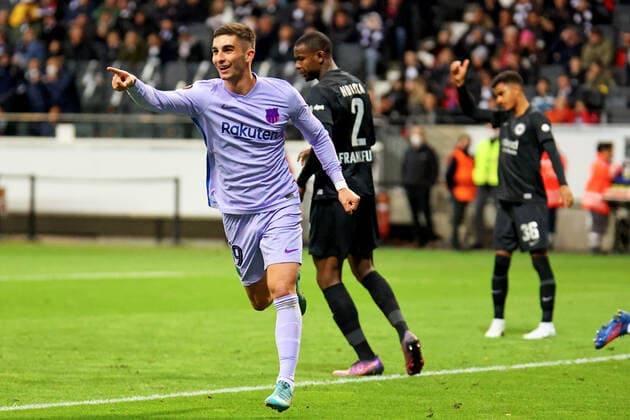 Frankfurt, Deutschland 07. April 2022: Europa League - 2021 2022 - Eintracht Frankfurt vs. FC Barcelona, Barca Torschuetze Ferran Torres (Barca) freut sich ueber sein Tor zum 1:1 Ausgleich. Deutsche Bank Park Hessen Copyright: xFotostandx xRacochax