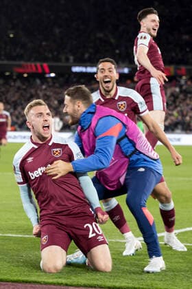 West Ham United v Olympique Lyonnais - UEFA Europa League Jarrod Bowen of West Ham celebrates after scoring during the UEFA Europa League Quarter Final match between West Ham United and Olympique Lyonnais at the London Stadium, Stratford on Thursday 7th April 2022. London Greater London United Kingdom  Copyright: xMIxNewsx originalFilename:fletcher-westhamu220407_npo8R.jpg