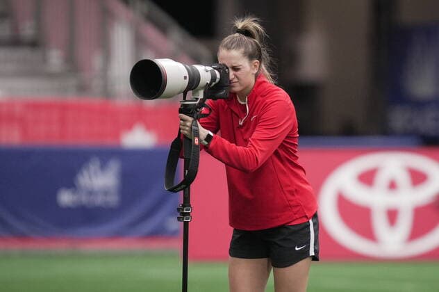 April 7, 2022, VANCOUVER, BC, CANADA: Canada s women s national soccer team forward Jordyn Huitema uses the team photographer s camera after team practice ahead of two friendly matches against Nigeria, in Vancouver, on Thursday, April 7, 2022. Canada News - April 7, 2022  - ZUMAc35_ 20220407_zaf_c35_134 Copyright: xDarrylxDyckx