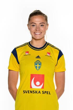 220405 Fridolina Rolfö under en porträttfotografering med det svenska damlandslaget i fotboll den 5 april 2022 i Göteborg. Copyright: CARLxSANDIN BB220405CS071