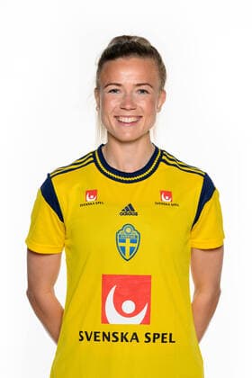220405 Hanna Glas under en porträttfotografering med det svenska damlandslaget i fotboll den 5 april 2022 i Göteborg. Copyright: CARLxSANDIN BB220405CS072