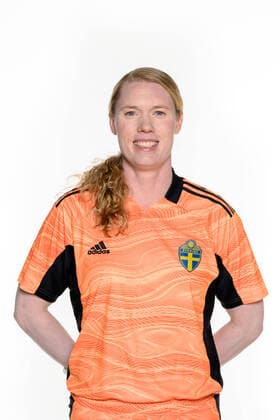 220405 Malvakt Hedvig Lindahl under en porträttfotografering med det svenska damlandslaget i fotboll den 5 april 2022 i Göteborg. Copyright: CARLxSANDIN BB220405CS081