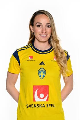 220405 Kosovare Asllani under en porträttfotografering med det svenska damlandslaget i fotboll den 5 april 2022 i Göteborg. Copyright: CARLxSANDIN BB220405CS082
