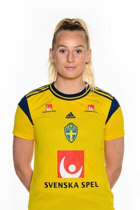 220405 Stina Blackstenius under en porträttfotografering med det svenska damlandslaget i fotboll den 5 april 2022 i Göteborg. Copyright: CARLxSANDIN BB220405CS083