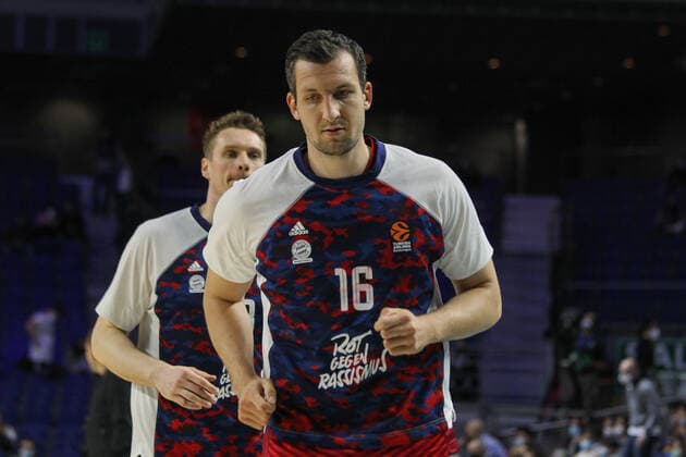 April 8, 2022, MADRID, MADRID, SPAIN: Paul Zipser of FC Bayern Munchen warms up during Turkish Airlines Euroleague basketball match between Real Madrid and of FC Bayern Munchen at Wizink Center on April 08, 2022 in Madrid, Spain. MADRID SPAIN - ZUMAa181 20220408_zaa_a181_006 Copyright: xIrinaxR.xHipolitox