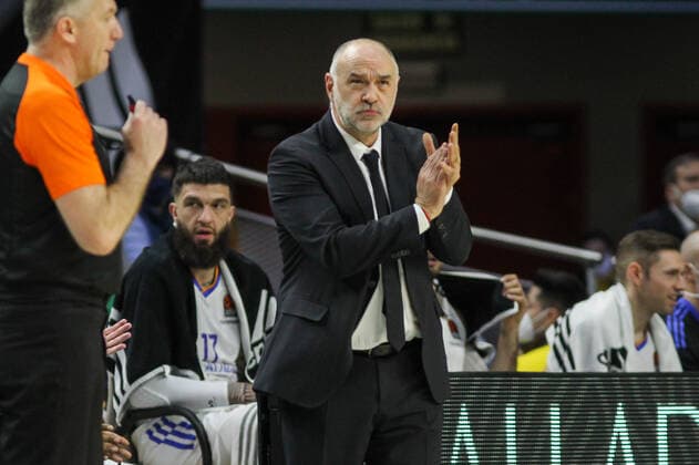 April 8, 2022, MADRID, MADRID, SPAIN: Pablo Laso, head coach of Real Madrid gestures during Turkish Airlines Euroleague basketball match between Real Madrid and of FC Bayern Munchen at Wizink Center on April 08, 2022 in Madrid, Spain. MADRID SPAIN - ZUMAa181 20220408_zaa_a181_039 Copyright: xIrinaxR.xHipolitox