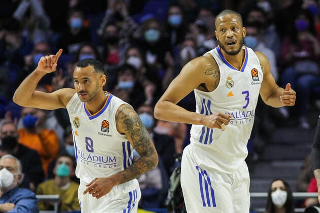 April 8, 2022, MADRID, MADRID, SPAIN: Adam Hanga and Anthony Randolph of Real Madrid gestures during Turkish Airlines Euroleague basketball match between Real Madrid and of FC Bayern Munchen at Wizink Center on April 08, 2022 in Madrid, Spain. MADRID SPAIN - ZUMAa181 20220408_zaa_a181_040 Copyright: xIrinaxR.xHipolitox