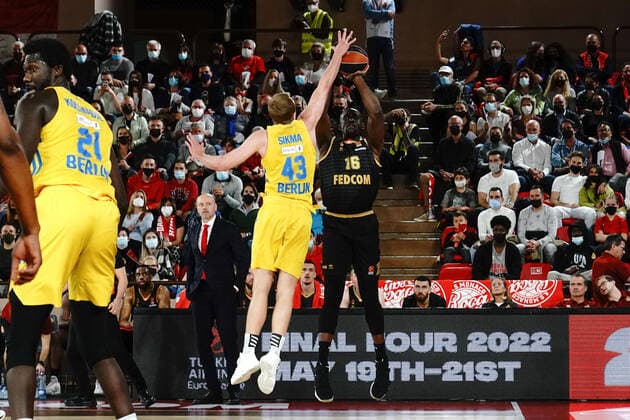 Jerry Boutsiele (AS Monaco) - Luke Sikma (Alban Berlin) BASKETBALL : Monaco vs Alba Berlin - Euroleague - Monaco - 08 04 2022 NorbertScanella Panoramic 