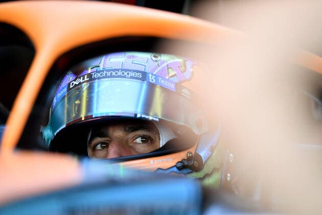 AUSTRALIAN F1 GRAND PRIX, Daniel Ricciardo of McLaren in the pits during Practice 3 for the Formula 1 Australian Grand Prix 2022 at the Albert Park Grand Prix Circuit in Melbourne, Saturday, April 9, 2022. ( NO ARCHIVING, EDITORIAL USE ONLY, NO USE IN BOOKS WITHOUT CONSENT MELBOURNE VIC AUSTRALIA  Copyright: xJOELxCARRETTx 20220409001645285126